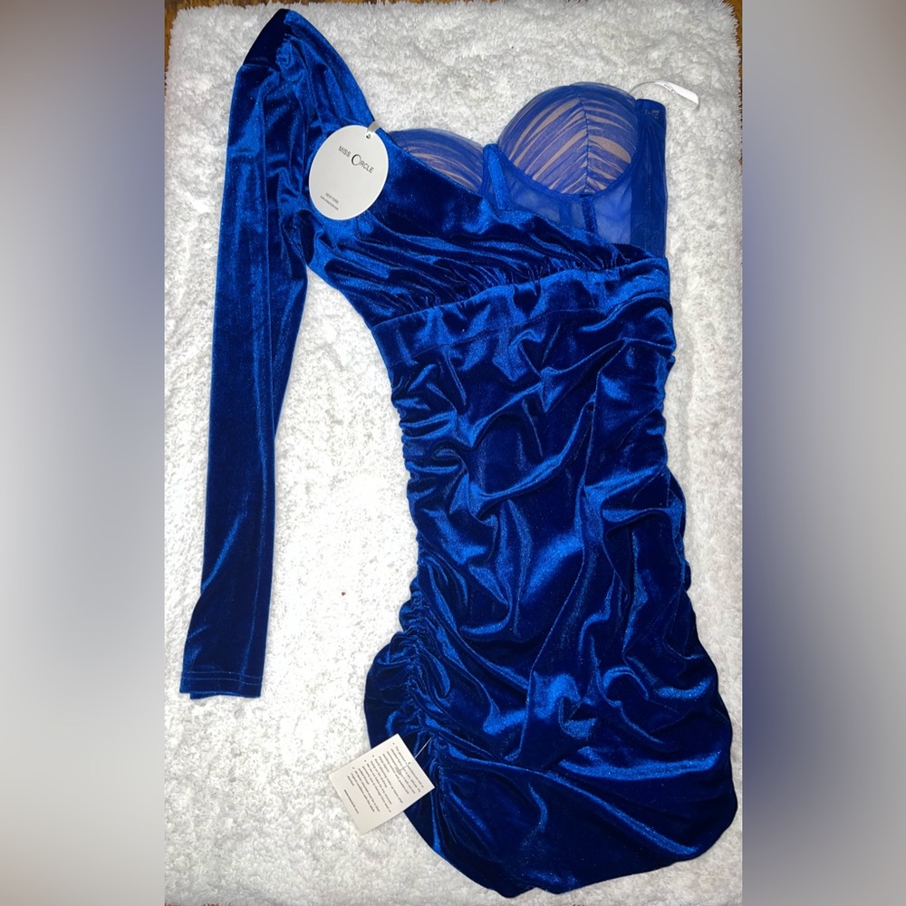 Miss Circle SIZE S One-Shoulder Dress! Brand new with the original tags